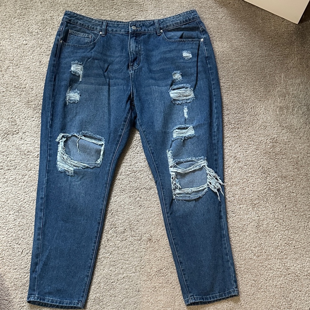 SHEIN Women's Blue Distressed Straight Leg Jeans
